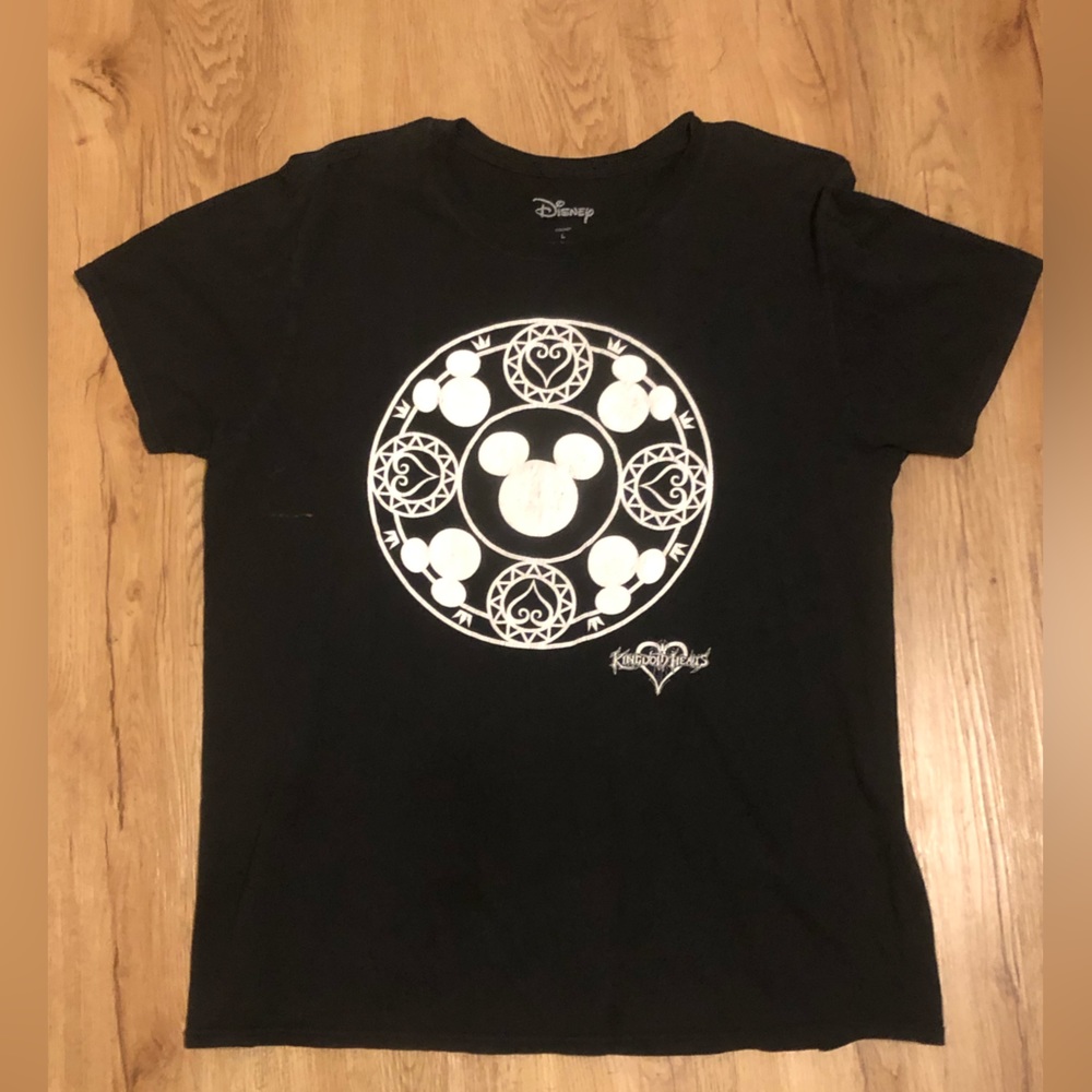 Black Large Disney Kingdom Hearts Shirt.